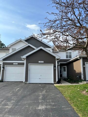 $2,350 | 1603 Woodhaven Court | Mundelein