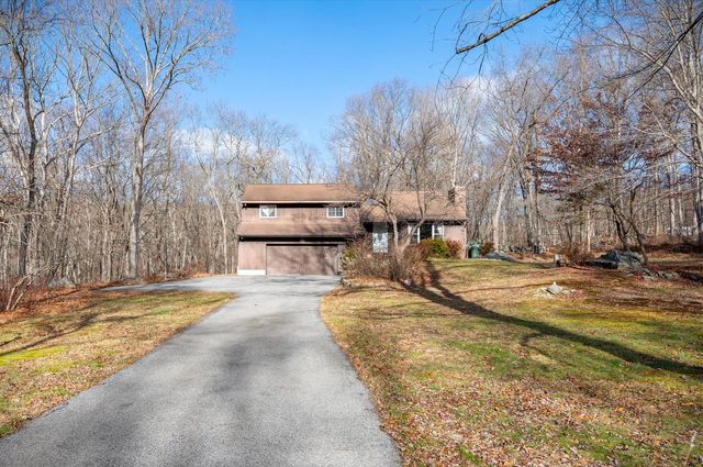 $565,000 | 133 Oscawana Lake Road | Putnam Valley