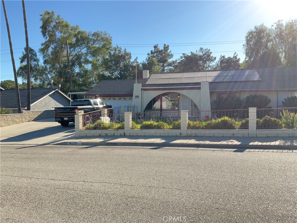 a front view of house with yard