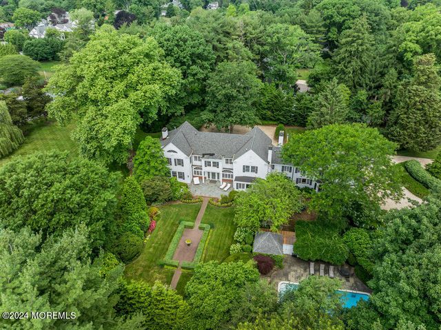 $5,650,000 | 16 Buttonwood Lane | Rumson