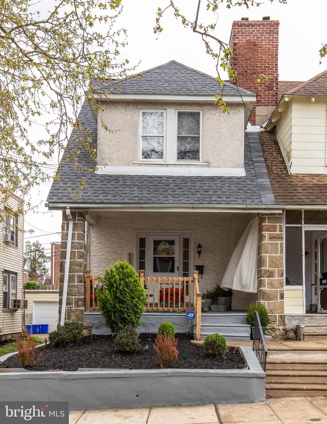 front view of house with a yard