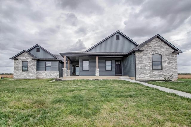 $439,500 | 1000 Brianna Court | Jerseyville