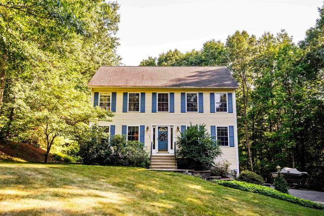 $739,900 | 6 Emerald Drive | Salem