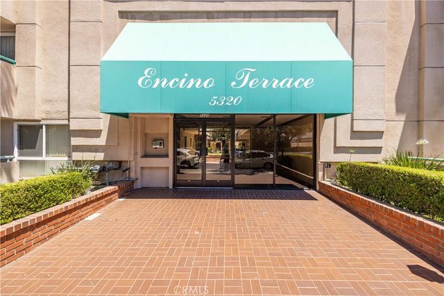 $450,000 | 5320 Zelzah Avenue, Unit 101 | Encino