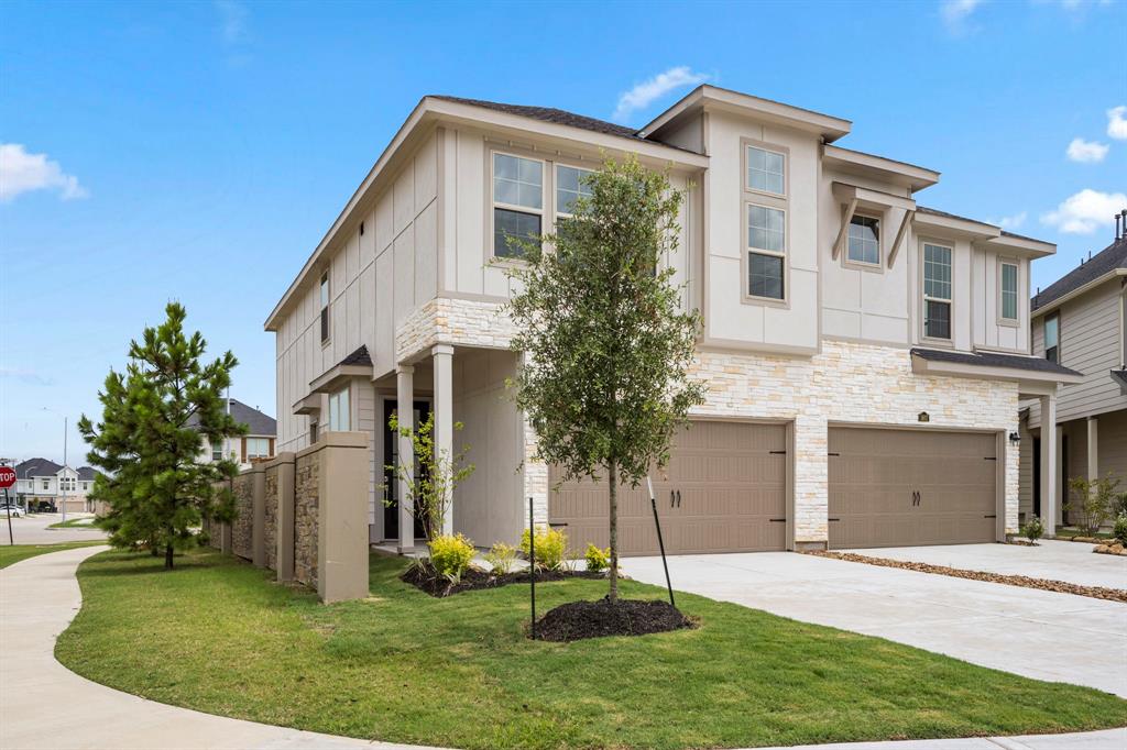 Welcome home to your new home in Cross Creek Ranch