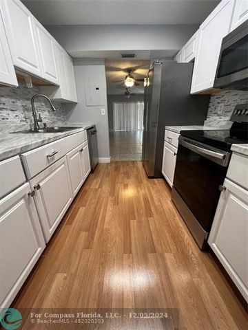 $2,150 | 239 Southeast 11th Avenue, Unit 239C | Snug Harbor