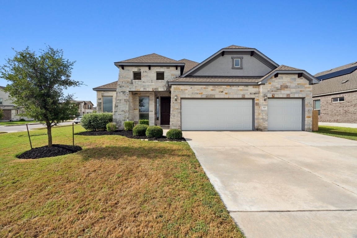 Welcome to 805 Carillion Drive, Pflugerville, TX 78660!