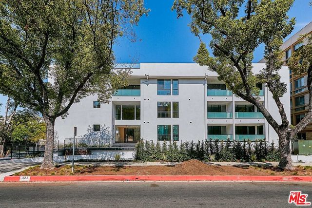 $4,900 | 328 North Maple Drive, Unit 202 | Beverly Hills