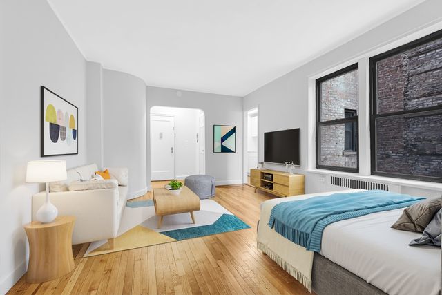 $2,076 | 205 East 82nd Street, Unit 1D | Upper East Side