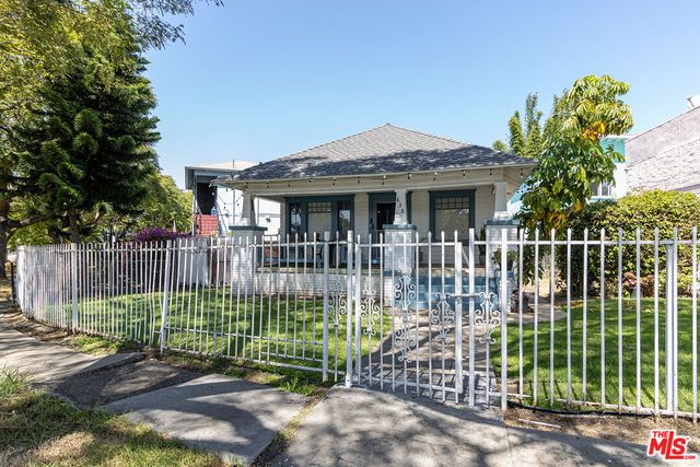 $1,350,000 | 635 Venice Blvd. | Venice