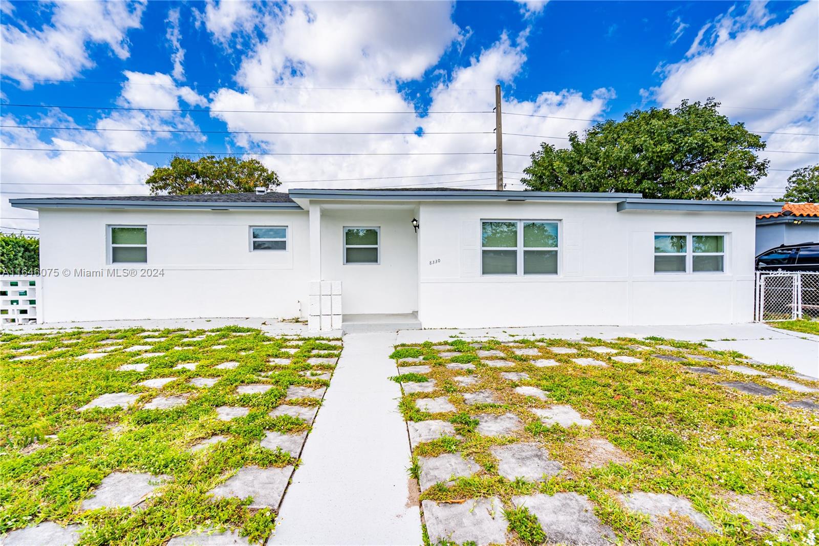 a front view of house with yard