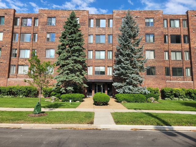 $2,200 | 110 South Dunton Avenue, Unit 2K | Arlington Heights