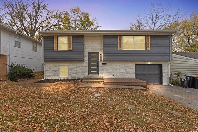 $269,000 | 4846 North Smalley Avenue | Randolph Corners North