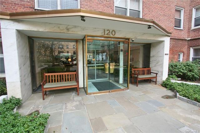 $199,900 | 120 East Hartsdale Avenue, Unit 5D | Hartsdale