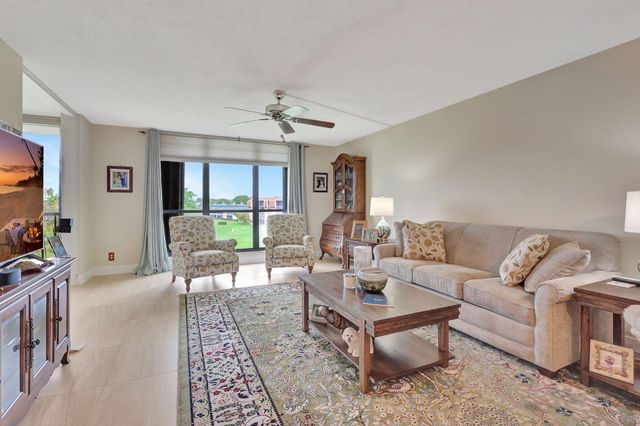 $299,990 | 5350 Woodland Lakes Drive, Unit 411 | Palm Beach Gardens