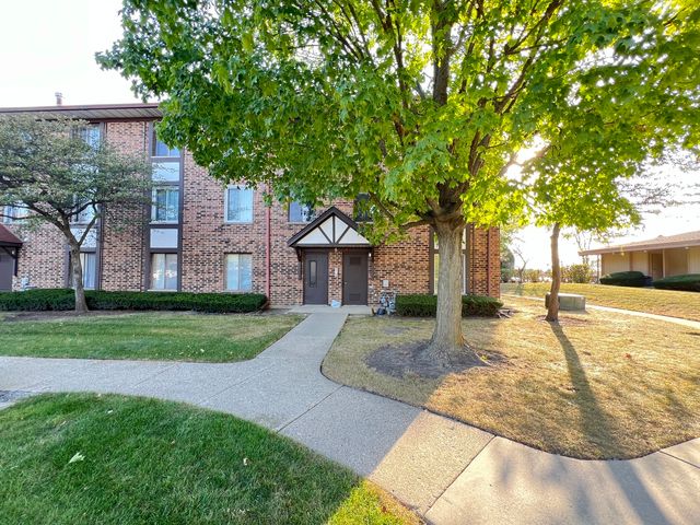 $1,750 | 6 Crestview Lane, Unit 8 | Vernon Hills