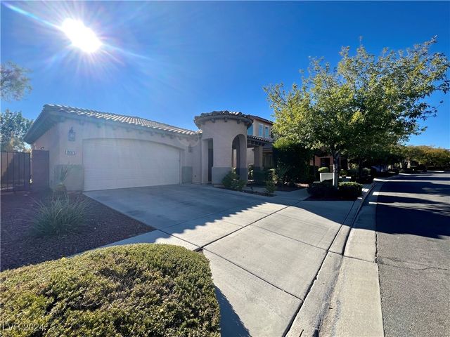 $2,300 | 10375 Howling Coyote Avenue | Summerlin Centre