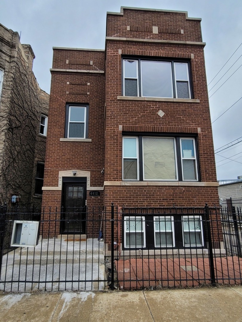 4412 West Congress Parkway, Chicago, IL 60624 | Compass