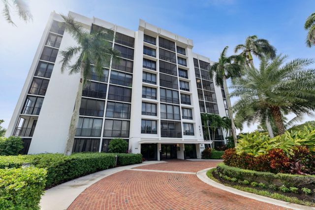 $549,000 | 6875 Willow Wood Drive, Unit 2064 | Boca West