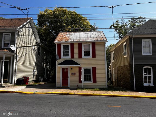 $1,450 | 308 South Raleigh Street | Downtown Martinsburg