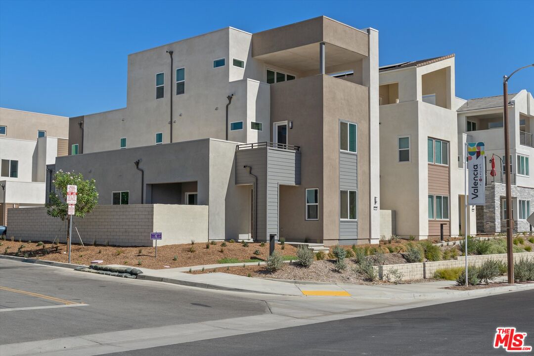 a view of a building the street