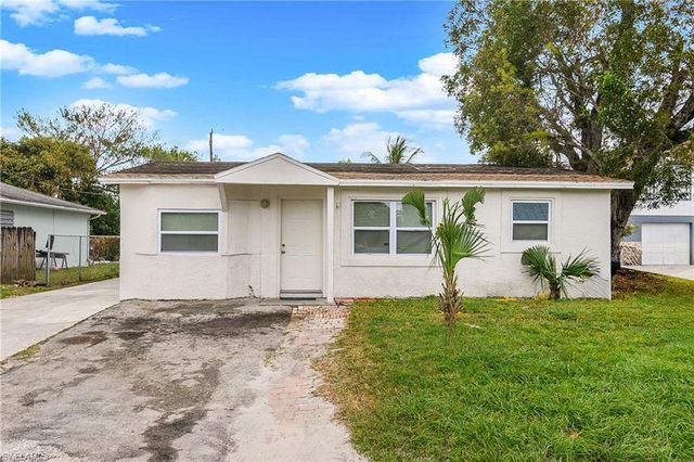 $369,500 | 5358 Catts Street | Naples Manor