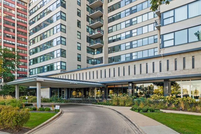 $320,000 | 3430 North Lake Shore Drive, Unit 17P | Lake View East