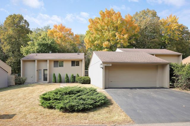 $364,900 | 1835 Black Oaks Lane North | Chelsea Woods