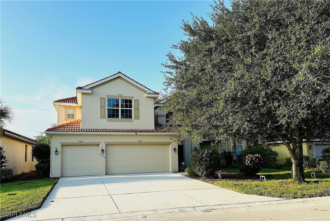 a view of front of house with a yard