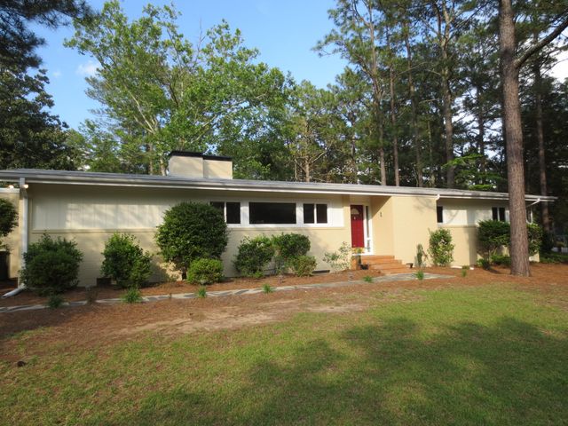 $2,500 | 785 East Massachusetts Avenue | Southern Pines