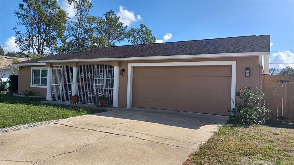 a front view of house with yard