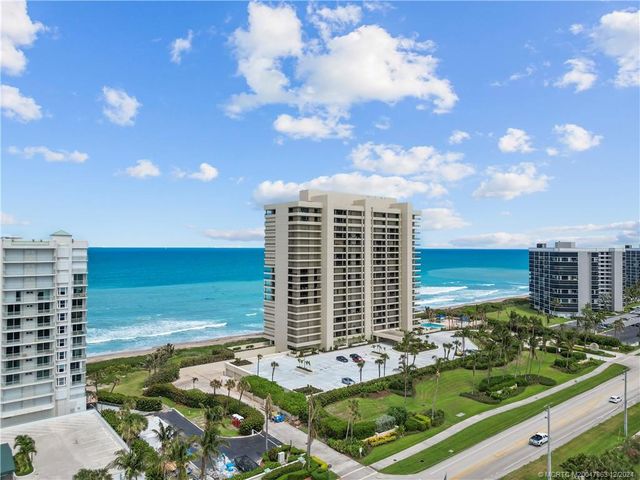 $725,000 | 8750 South Ocean Drive, Unit PH50 | Hutchinson Island South