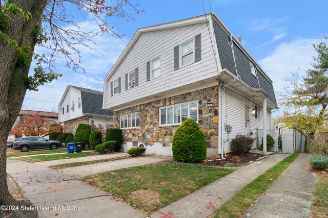 $850,000 | 1107 Willowbrook Road | Willowbrook