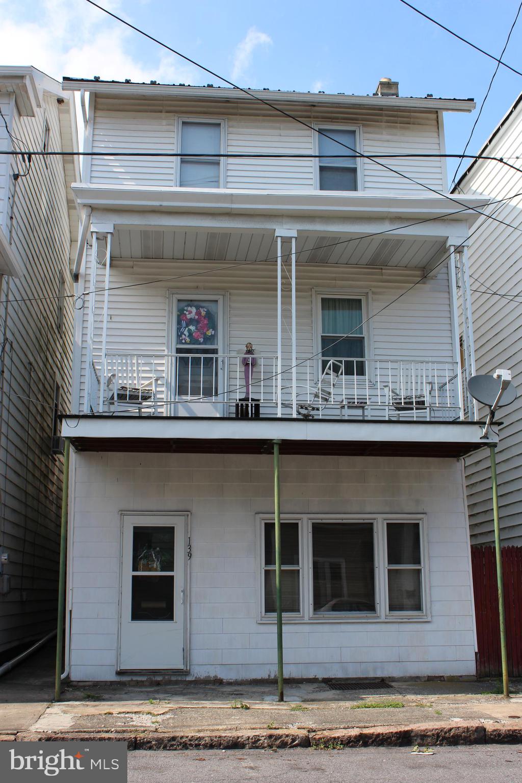 a view of a building with more windows