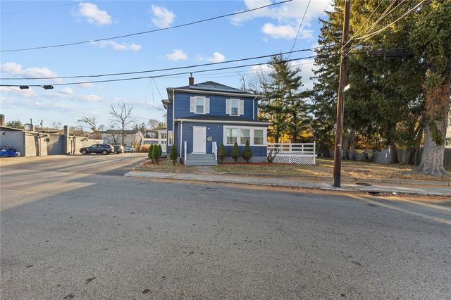 $494,500 | 14 Pond Street | West Warwick Centre