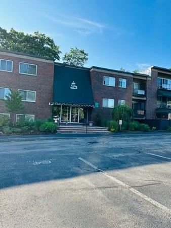 $2,300 | 1202 Greendale Avenue, Unit 135 | Birds Hill