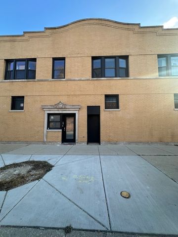 $2,000 | 2353 North Springfield Avenue, Unit 2 | Logan Square