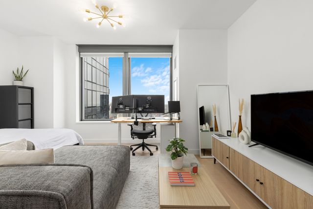 $3,400 | 3 Court Square, Unit 4407 | Long Island City