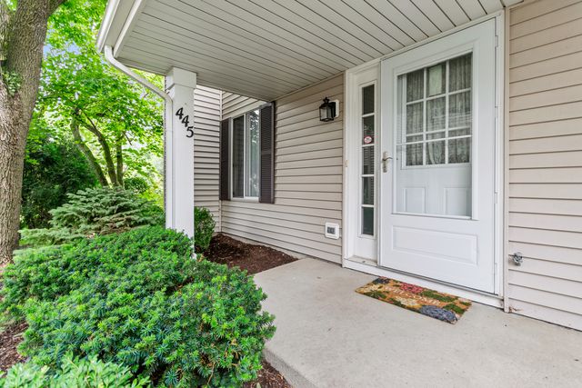 $2,350 | 445 Old Surrey Road | Hinsdale