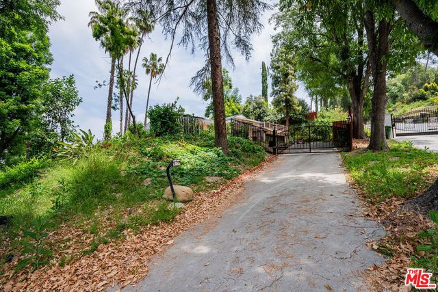 $1,999,000 | 4904 Matula Drive | Tarzana