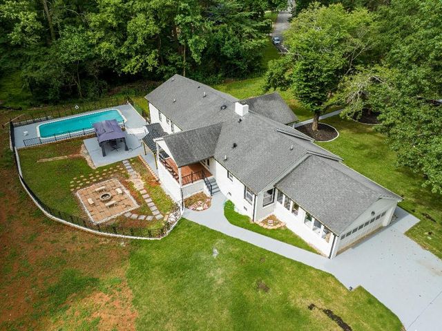 $698,900 | 1141 Cleavemark Drive