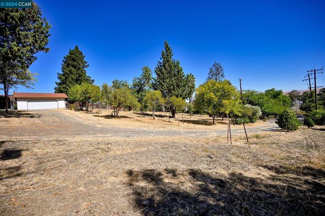 $985,000 | 1051 Tilley Circle | Mt. Diablo Health Care District