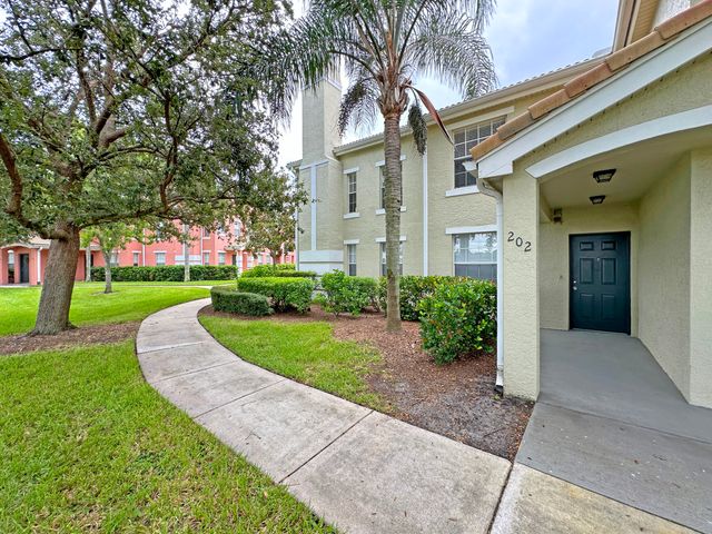 $250,000 | 166 Southwest Peacock Boulevard, Unit 34202 | Fountainview