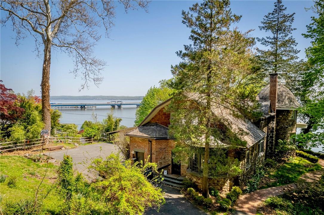 a view of house with outdoor space