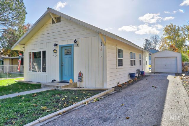 $319,900 | 18 East 2nd Street | Middleton