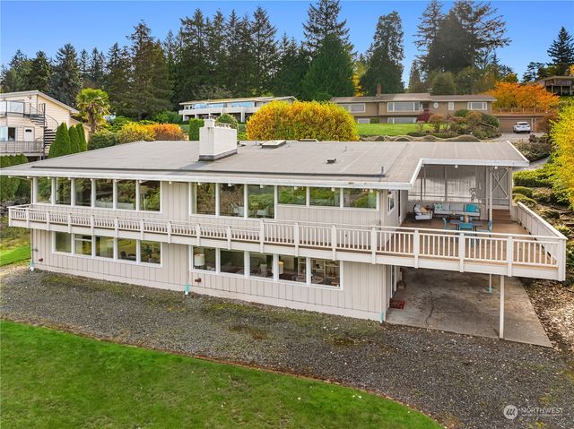 $2,400,000 | 14572 Southeast 51st Street | Eastgate-Cougar Mountain