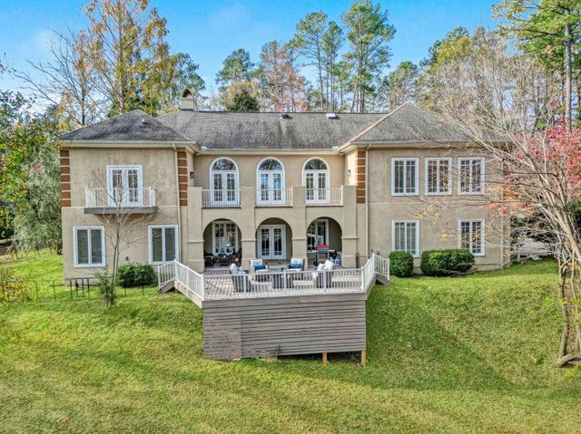 $810,000 | 362 Twin Oaks Drive | Carolina Country Club