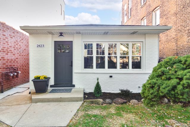 $699,000 | 2423 West Thomas Street | Ukrainian Village