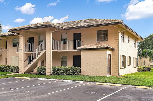 $229,900 | 5571 Lakeside Drive, Unit 106 | Margate