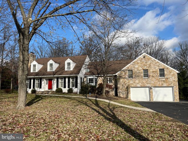 $480,000 | 515 Nemacolin Avenue | Cumberland